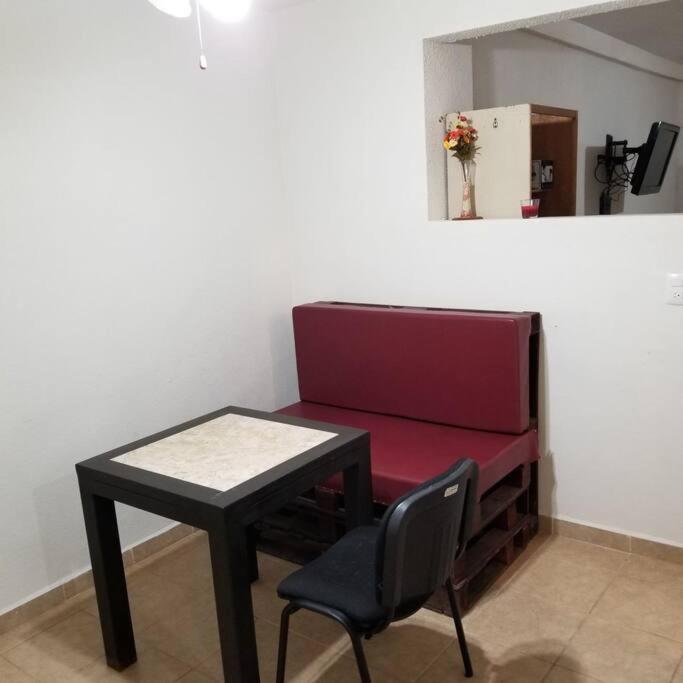 Departamento Comodo Centrico Tv Ac Wifi Cocina Parking, Letra C シウダー・バージェス エクステリア 写真