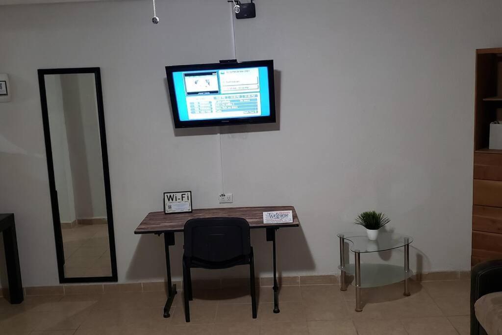 Departamento Comodo Centrico Tv Ac Wifi Cocina Parking, Letra C シウダー・バージェス エクステリア 写真