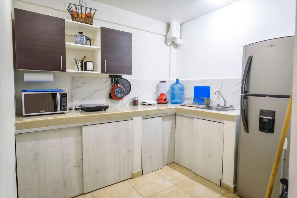 Departamento Comodo Centrico Tv Ac Wifi Cocina Parking, Letra C シウダー・バージェス エクステリア 写真