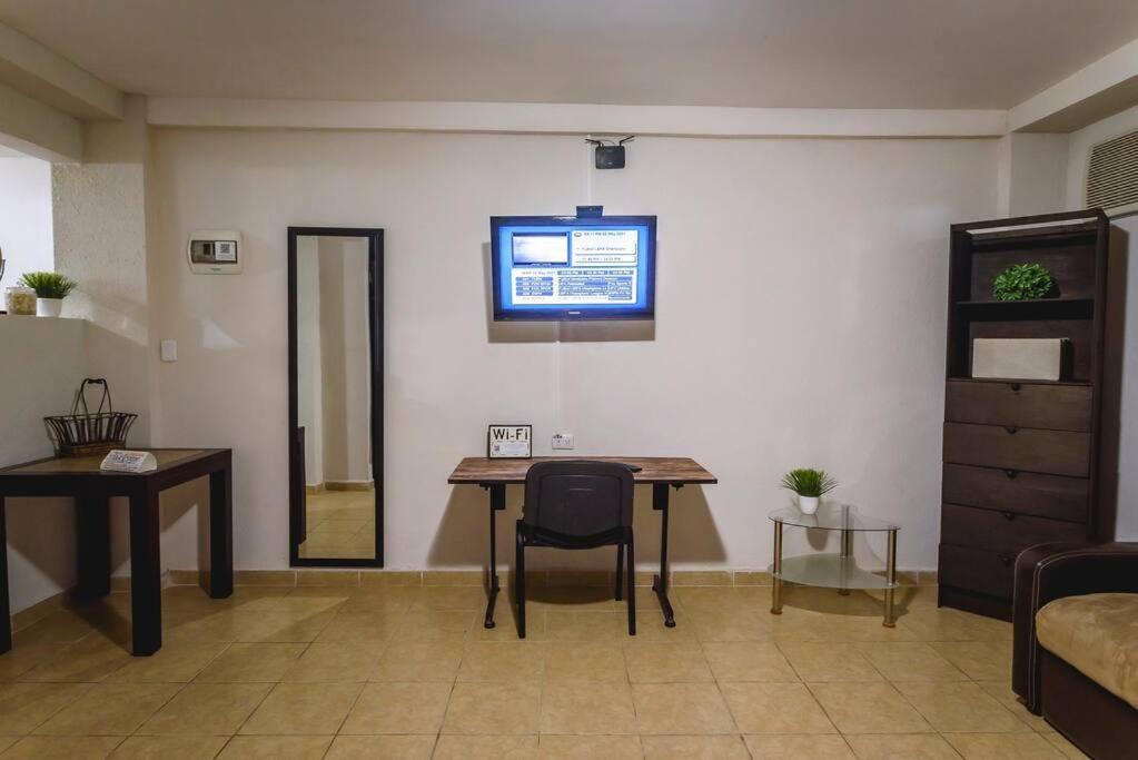 Departamento Comodo Centrico Tv Ac Wifi Cocina Parking, Letra C シウダー・バージェス エクステリア 写真