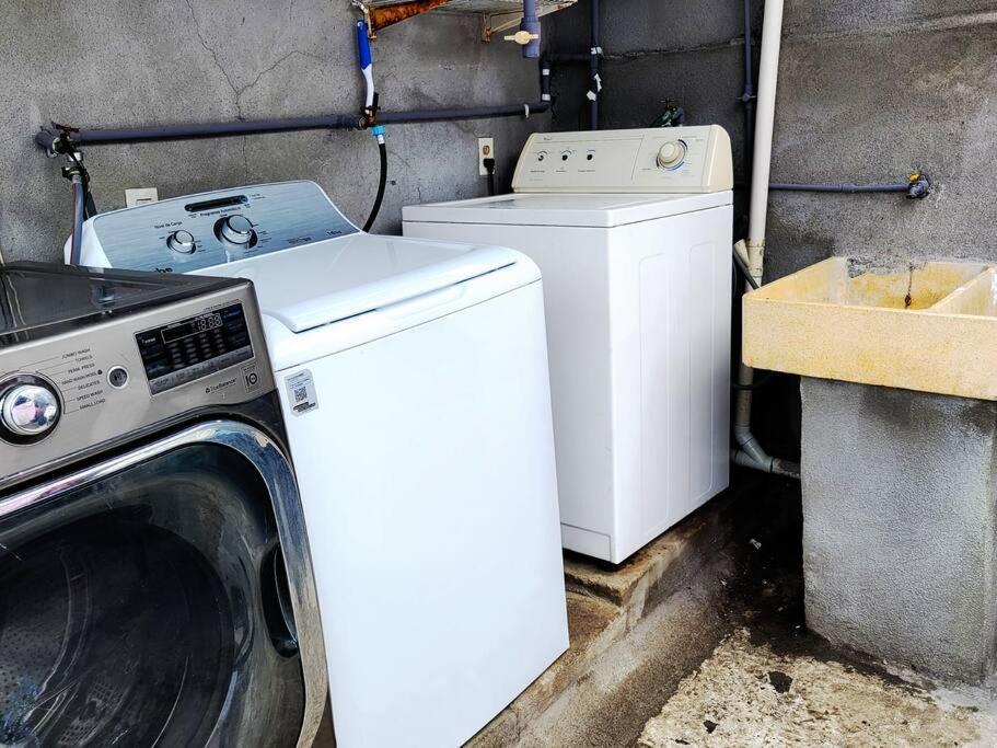 Departamento Comodo Centrico Tv Ac Wifi Cocina Parking, Letra C シウダー・バージェス エクステリア 写真